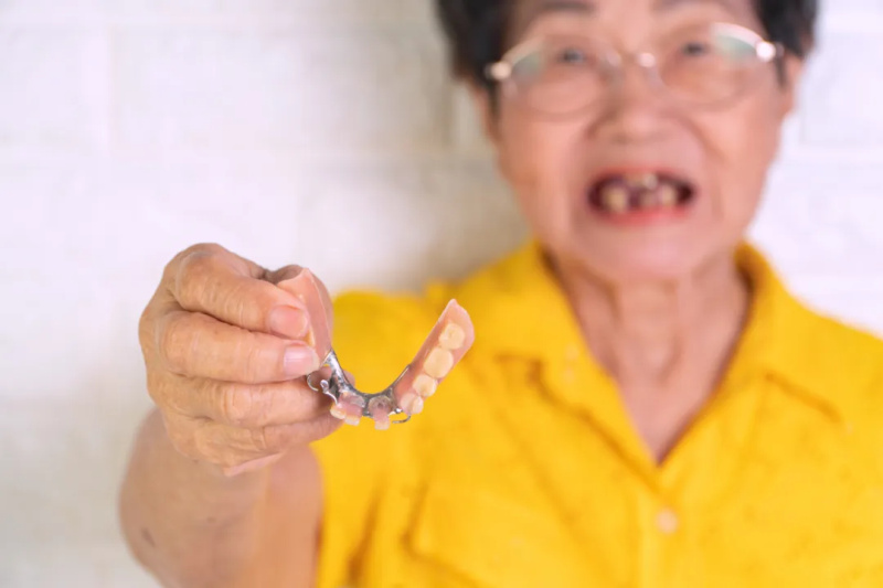 牙齒修復(fù)，不止這三種方法，你需要慎重選擇